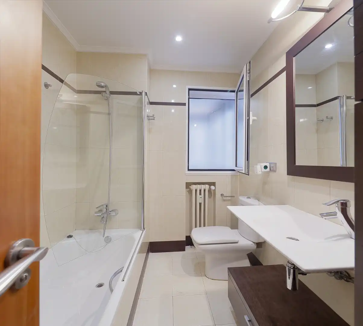 Bathroom of Flat for sale in Gijón   with Heating, Parquet flooring and Terrace