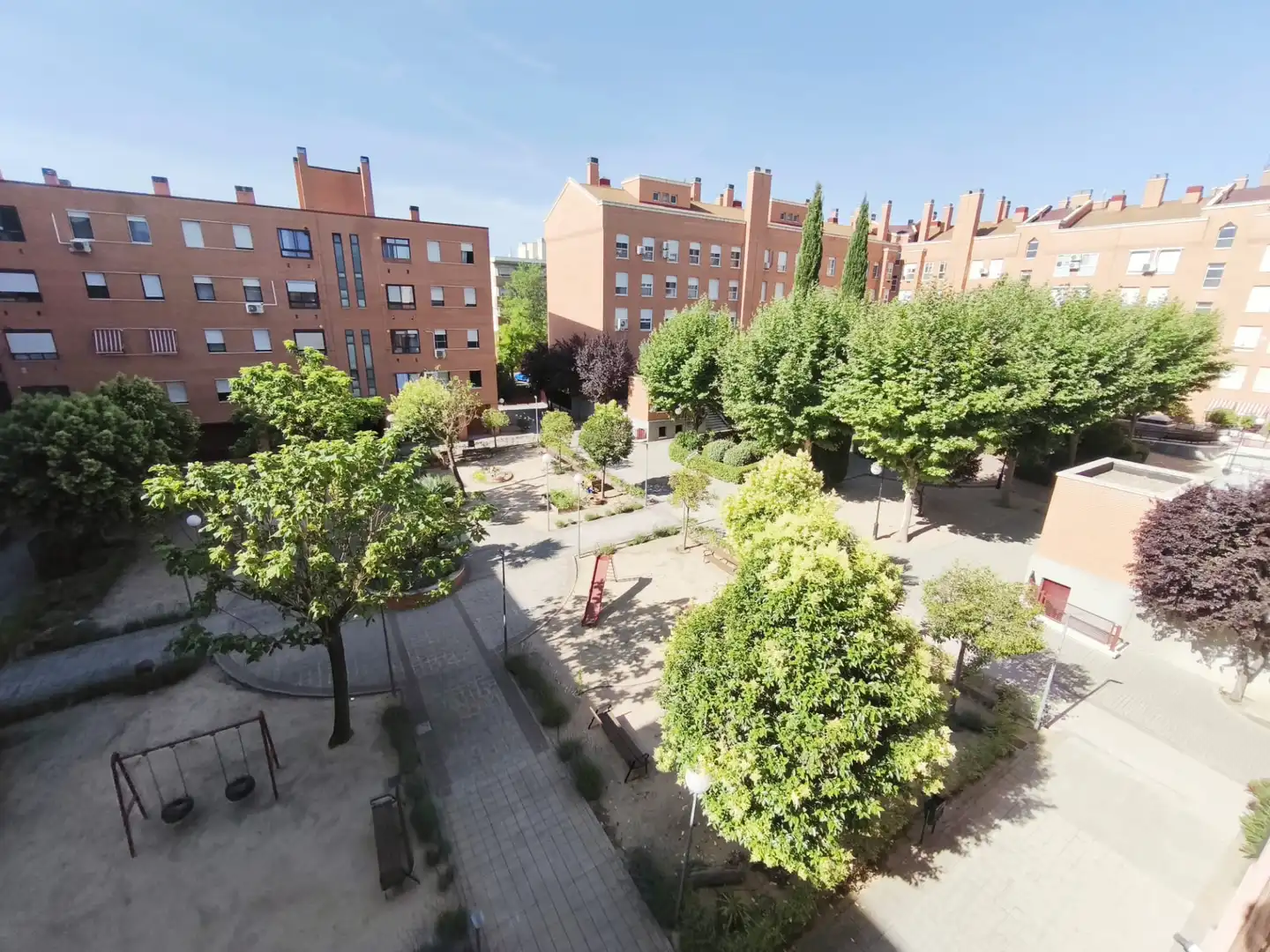 Vista exterior de Pis en venda en Leganés amb Aire condicionat, Calefacció i Jardí privat