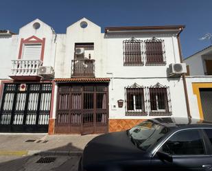 Vista exterior de Casa o xalet en venda en Fuente Palmera amb Terrassa, Traster i Balcó