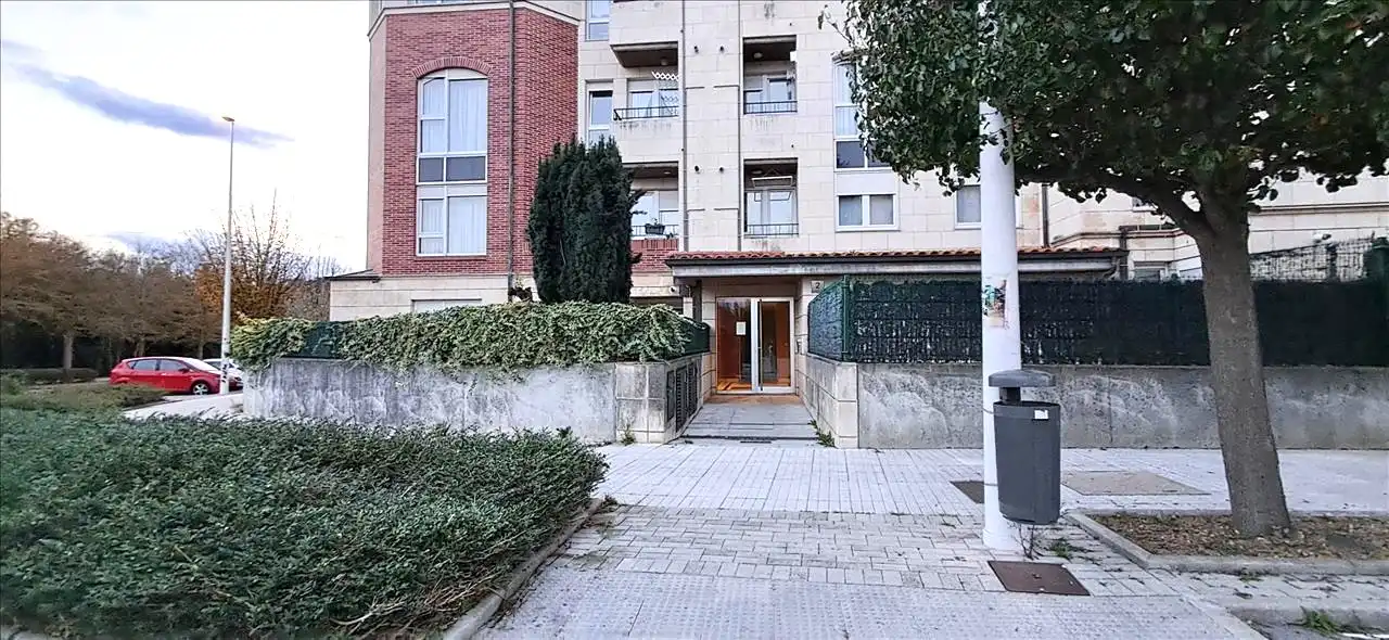 Vista exterior de Piso en venta en Santa Cruz de Bezana