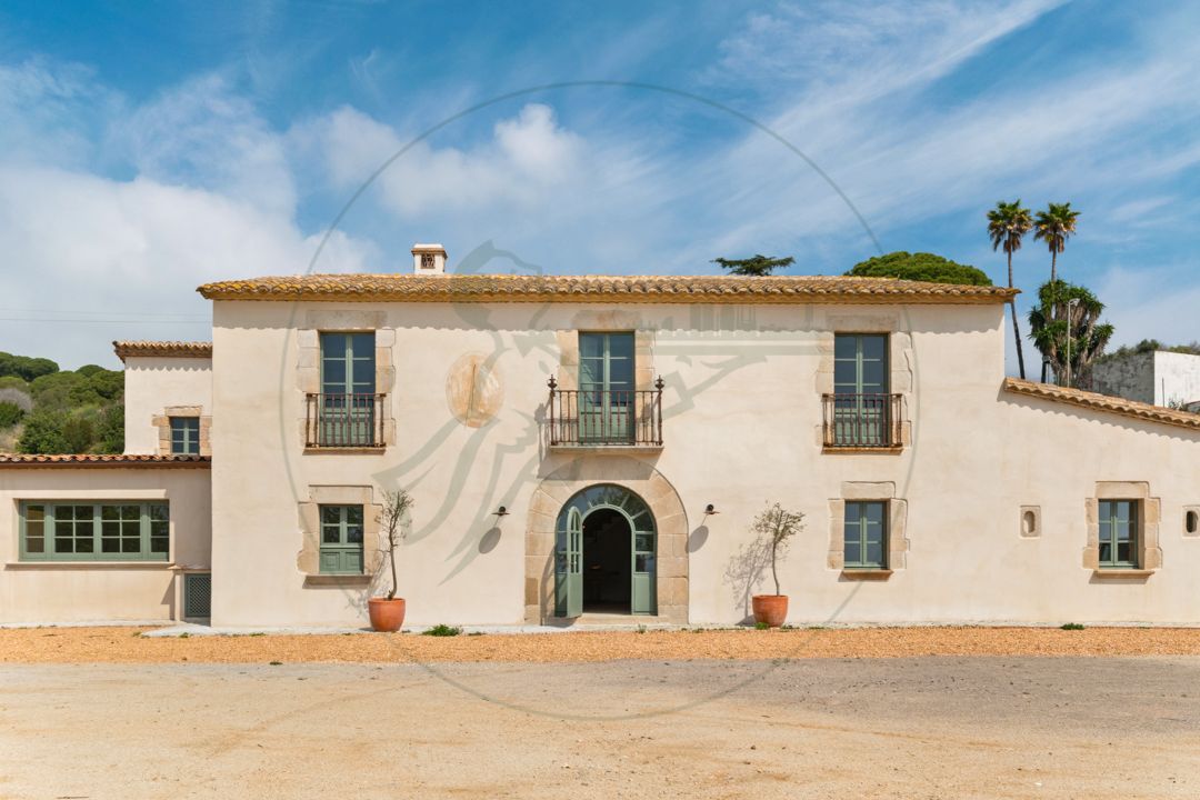 Exterior view of House or chalet for sale in Tiana  with Air Conditioner, Heating and Private garden