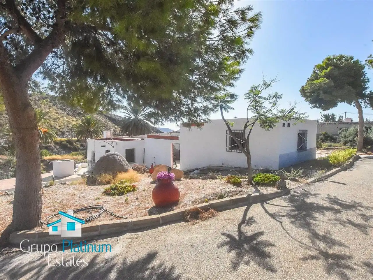 Detached house with garden for sale in San Juan de los Terreros