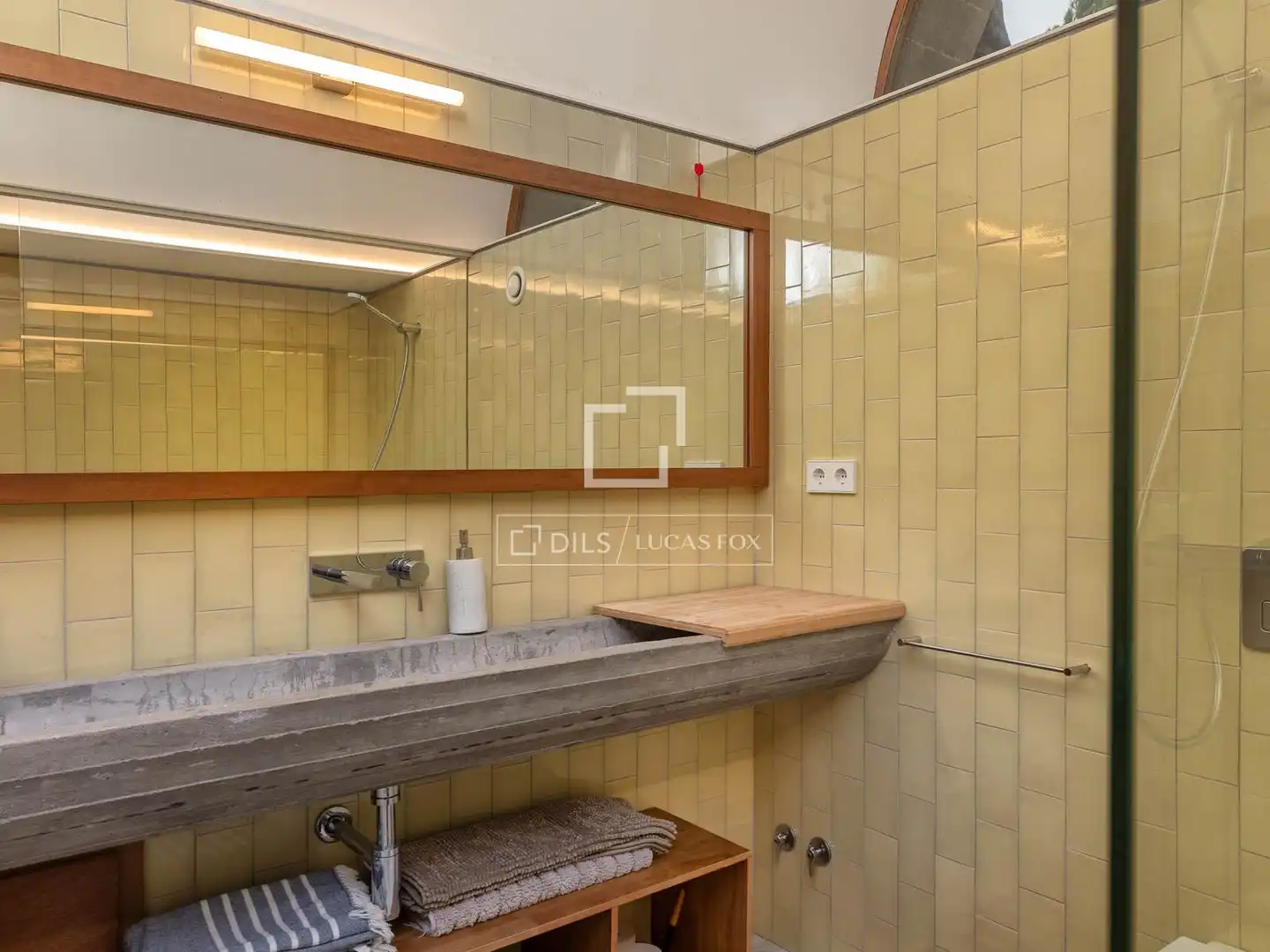 Bathroom of Houses for sale in L'Escala  with Air Conditioner, Heating and Private garden