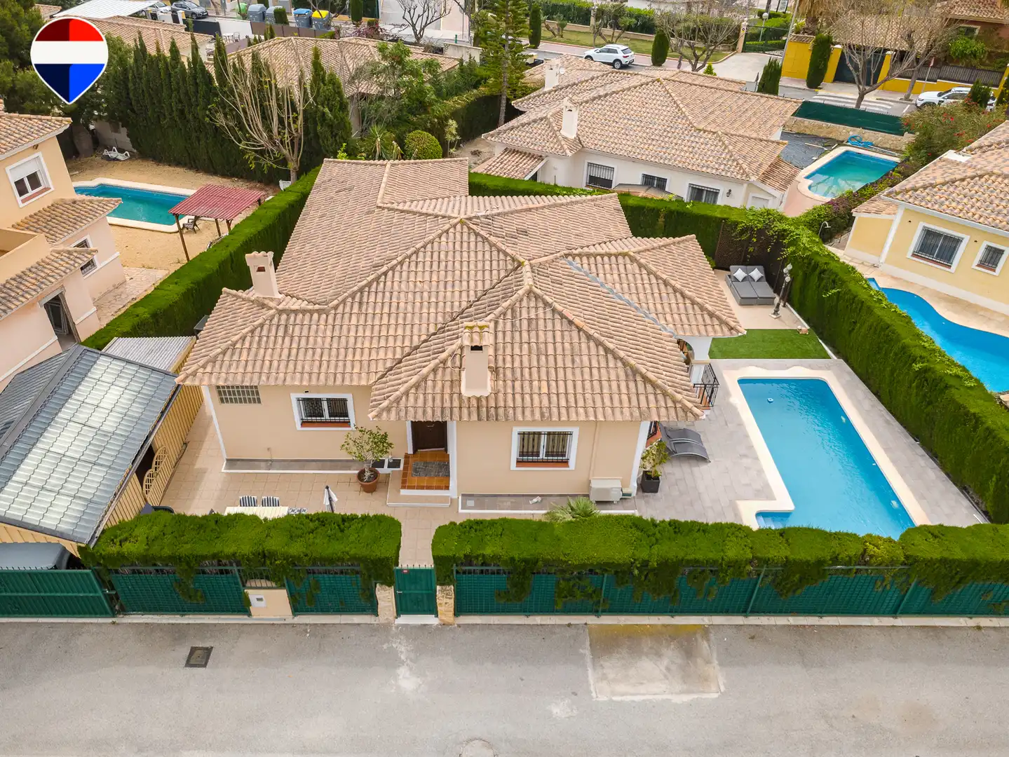 Vista exterior de Casa o chalet en venta en Mutxamel con Aire acondicionado, Terraza y Piscina
