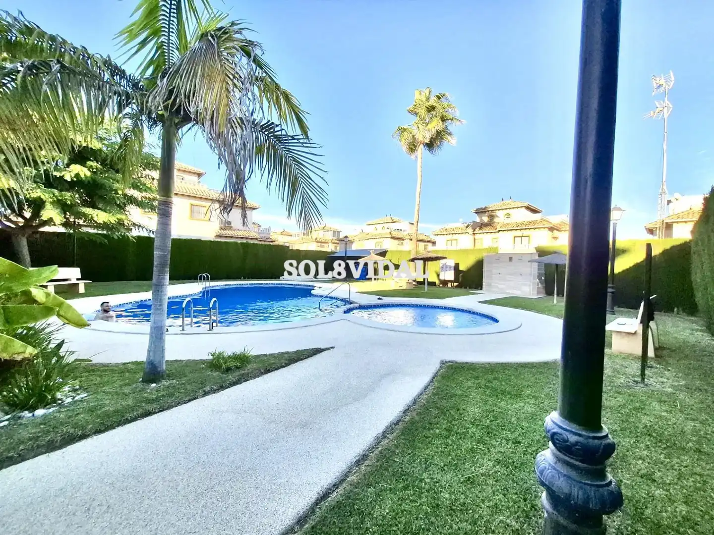 Vista exterior de Casa o xalet en venda en Orihuela amb Aire condicionat, Calefacció i Terrassa