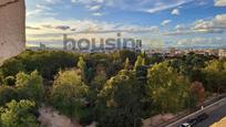 Vista exterior de Àtic en venda en  Madrid Capital amb Aire condicionat, Calefacció i Terrassa