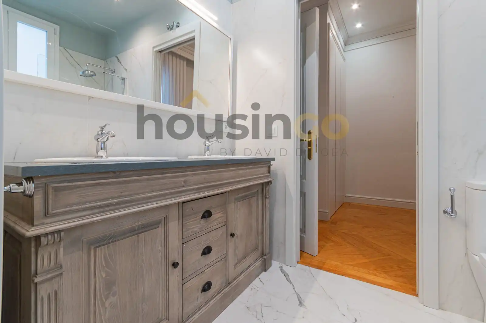 Bathroom of Flat for rent in Madrid  with Air Conditioner, Heating and Terrace