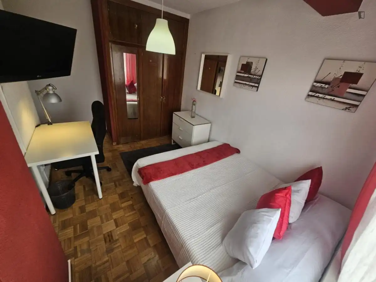 Room in Caballería Española