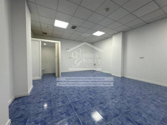 Local comercial en Alquiler en De Canarias en Vecindario - El Doctoral - Cruce de Sardina