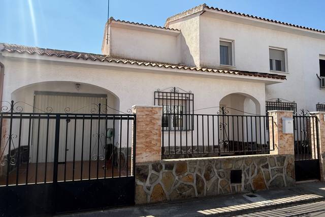 Casa-chalet en Venta en Cedillo del Condado