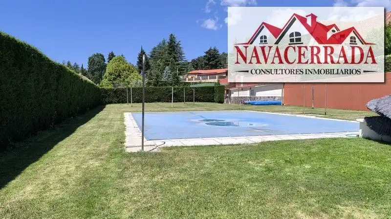 Piscina de Casa o xalet en venda en Navacerrada amb Calefacció, Jardí privat i Piscina comunitària