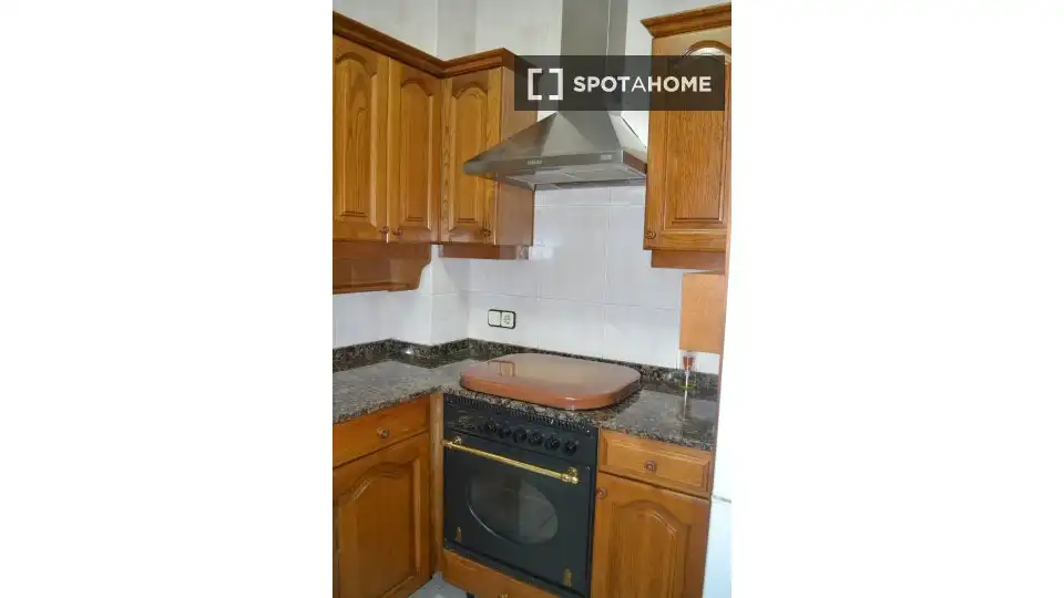 Cuina de Pis per a compartir en El Prat de Llobregat amb Aire condicionat, Calefacció i Moblat