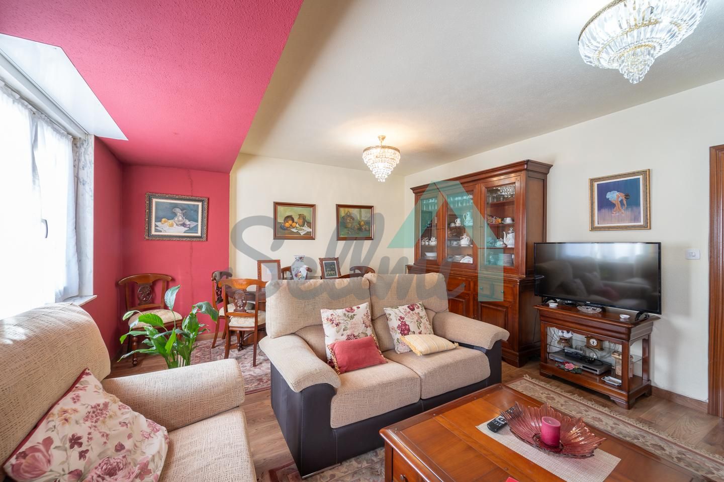 Sala de estar de Piso en venta en Oviedo  con Calefacción y Parquet