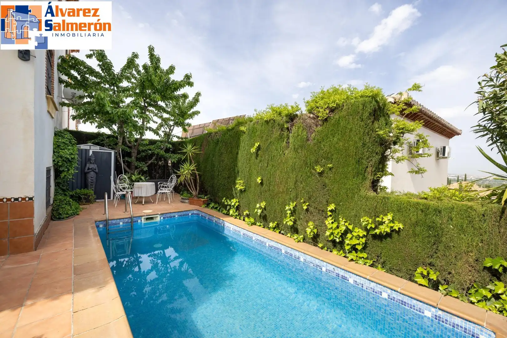 Piscina de Casa adosada en venda en La Zubia amb Terrassa, Traster i Piscina