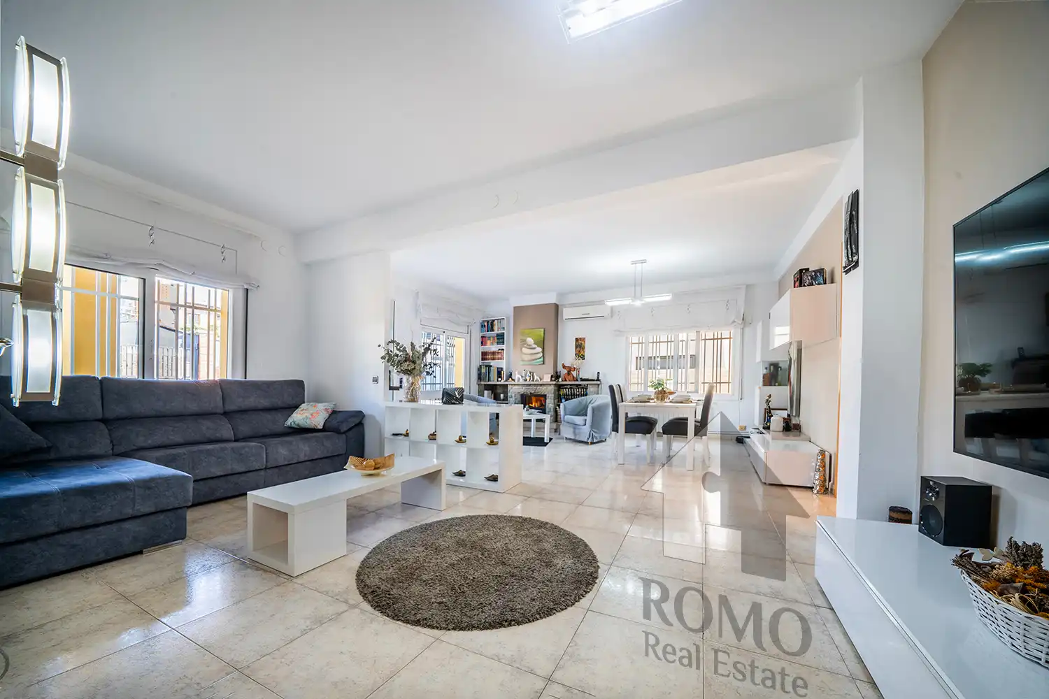 Sala d'estar de Casa o xalet en venda en Santa Perpètua de Mogoda amb Calefacció, Jardí privat i Parquet