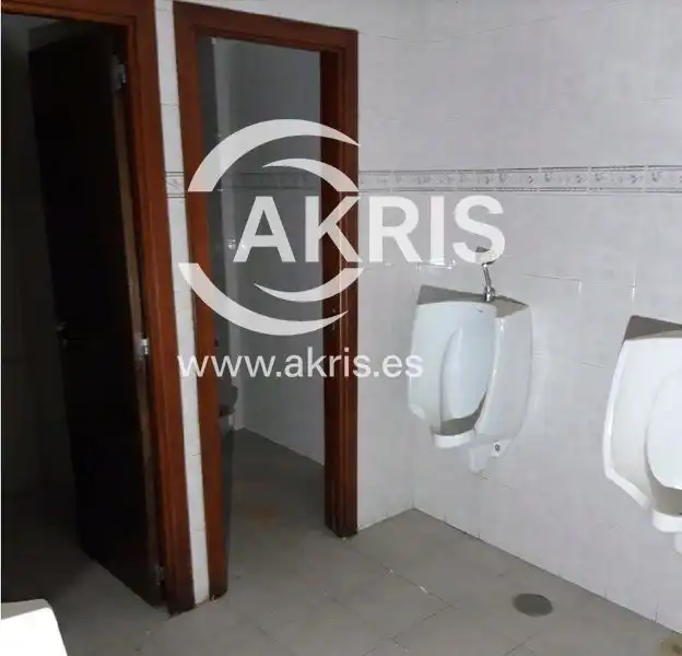 Local comercial en venta en Calle San Vicente, imagen 16