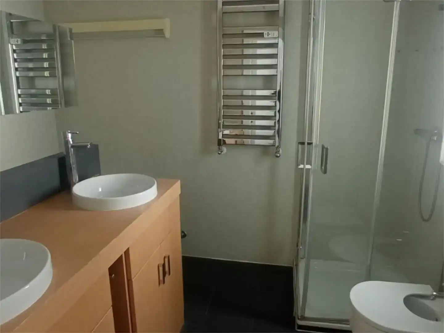 Baño de Ático de alquiler en Madrid con Aire acondicionado