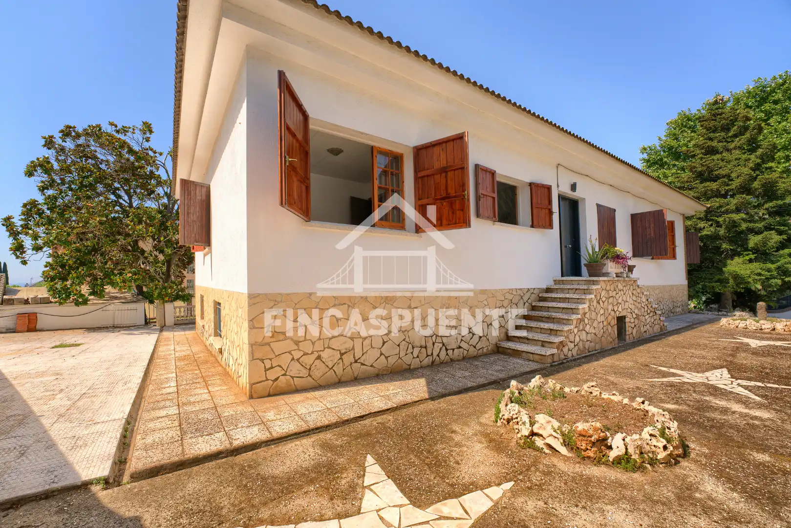 Vista exterior de Casa o chalet en venta en Tiana con Jardín privado, Terraza y Piscina