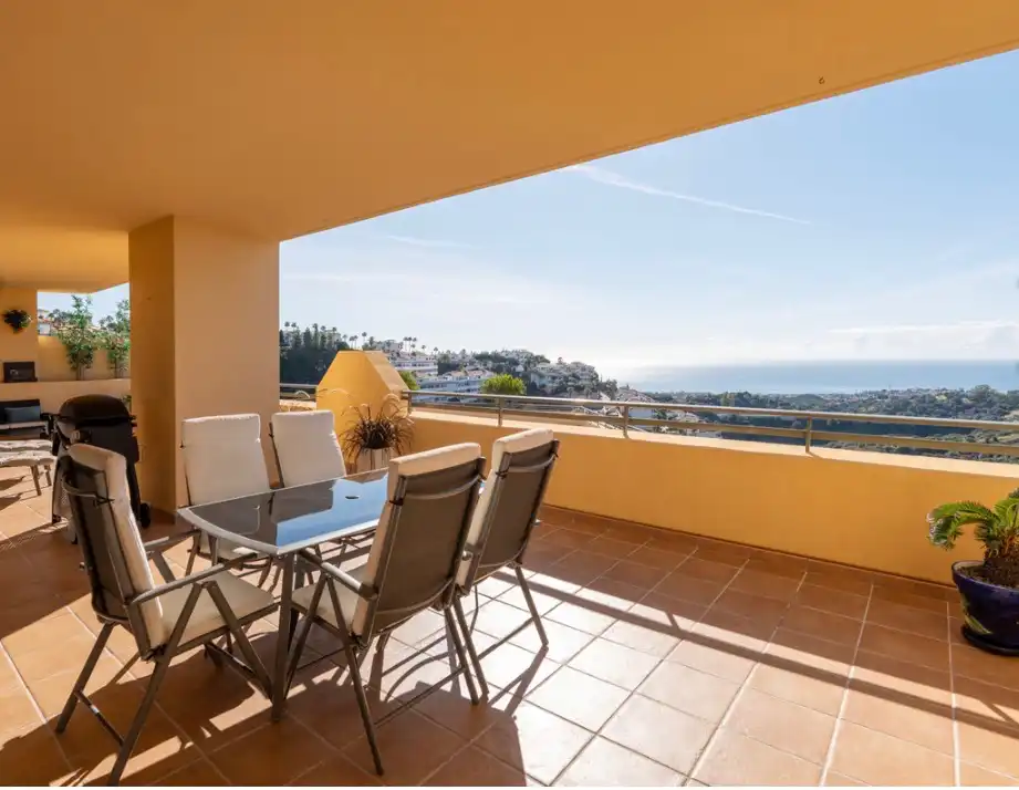 Piso con piscina en venta en Calahonda, imagen 3