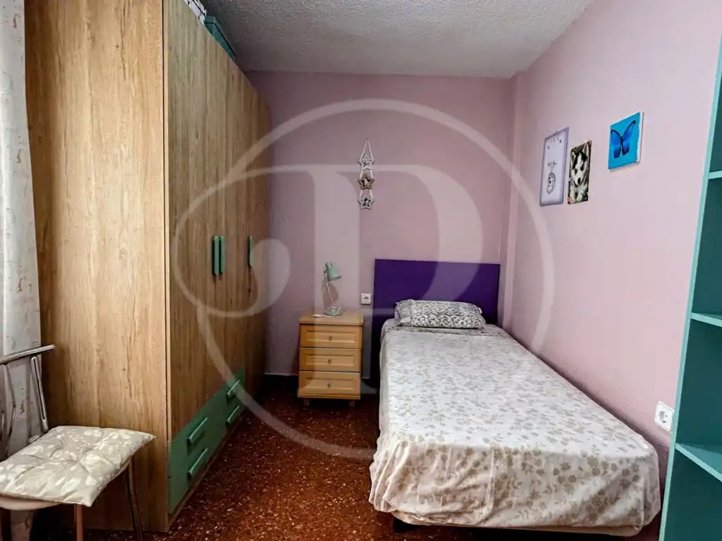 Schlafzimmer von Wohnungen zum Verkauf in Valencia mit Klimaanlage und Balkon