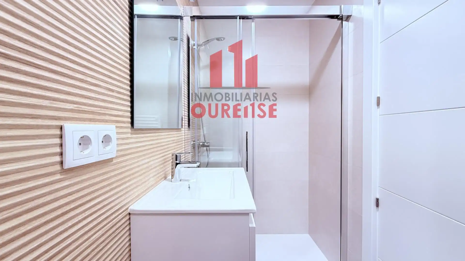 Baño de Piso de alquiler en Ourense Capital  con Calefacción y Amueblado