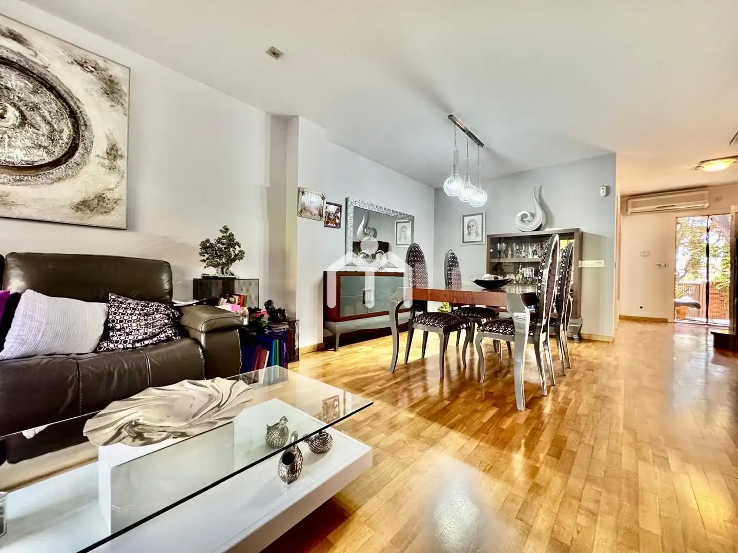 Sala d'estar de Casa o xalet en venda en Badalona amb Aire condicionat, Calefacció i Jardí privat