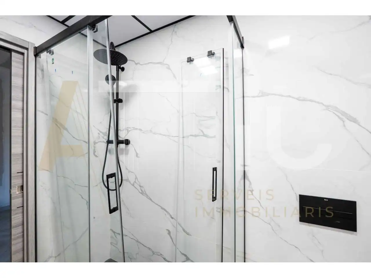 Bathroom of Flat for sale in Sabadell  with Air Conditioner