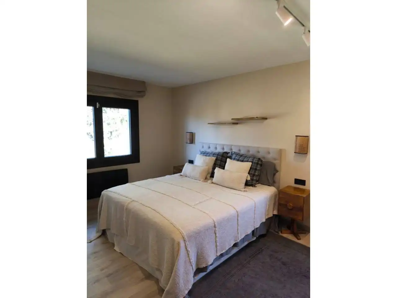 Bedroom of Houses for rent in Fontanals de Cerdanya  with Private garden, Parquet flooring and Terrace