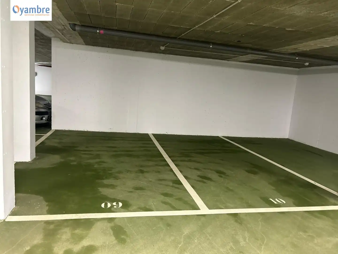 Parkplatz von Garage zum Verkauf in Ampuero