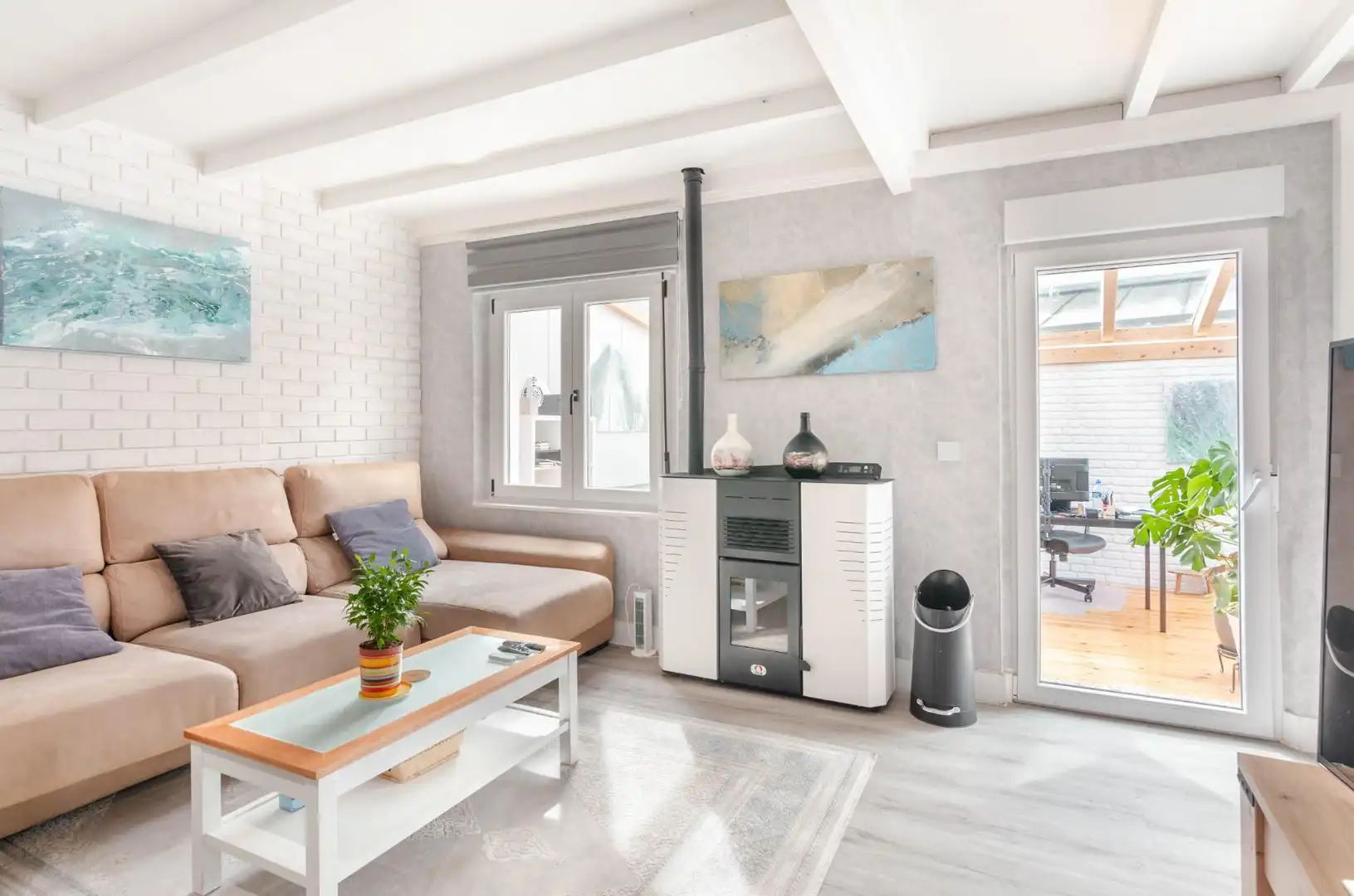 Sala d'estar de Casa o xalet en venda en Gijón  amb Aire condicionat, Calefacció i Jardí privat