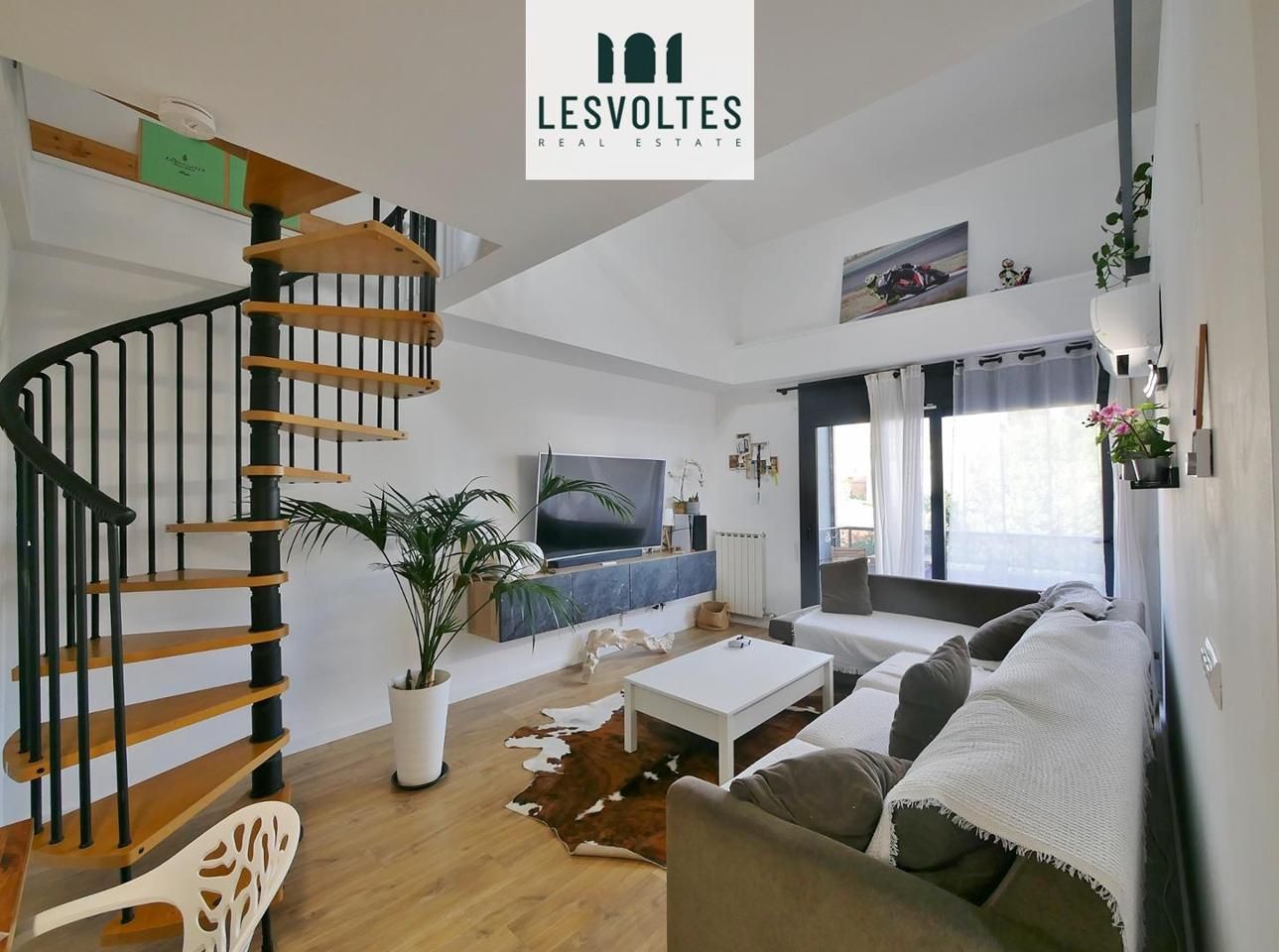 Wohnzimmer von Wohnung zum verkauf in La Bisbal d'Empordà mit Klimaanlage, Heizung und Parkett