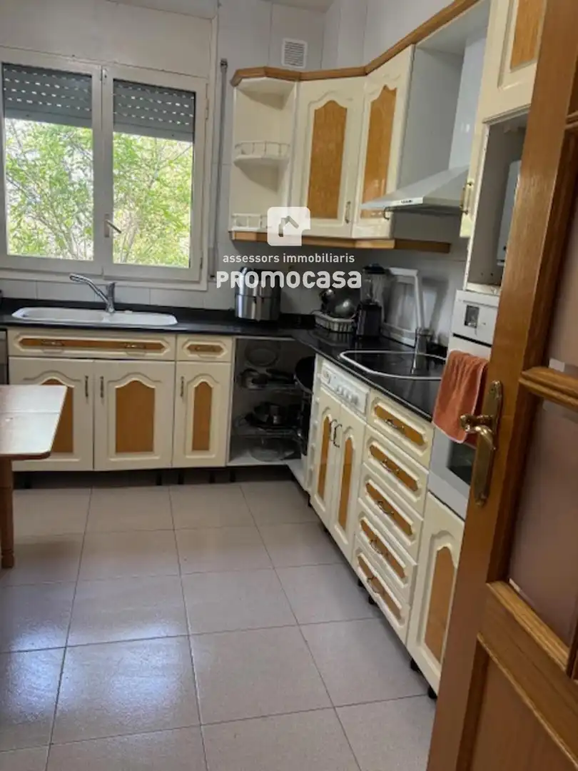 Cocina de Casa o chalet en venta en Barberà del Vallès con Calefacción, Terraza y Balcón