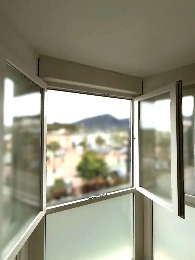 Vista exterior de Pis en venda en Alhaurín de la Torre amb Forn, Rentadora i Microones