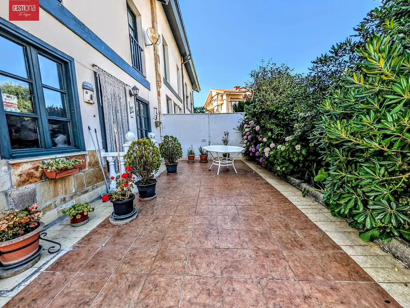 Terrassa de Casa adosada en venda en Noja amb Calefacció, Jardí privat i Terrassa