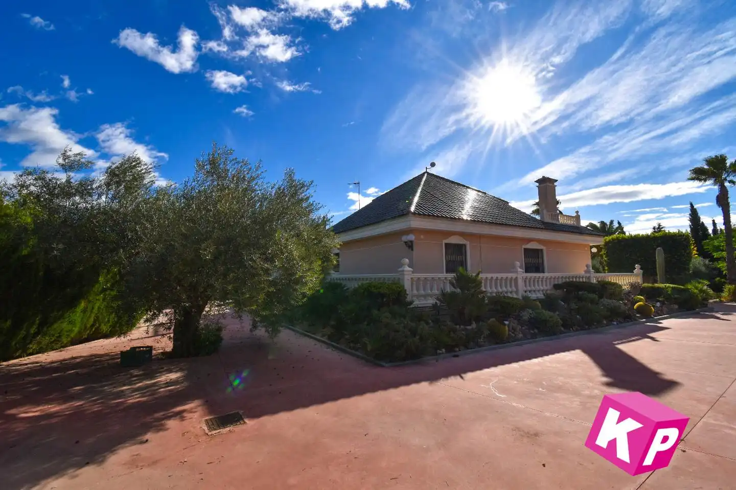 Vista exterior de Casa o xalet en venda en Elche / Elx amb Jardí privat, Terrassa i Traster