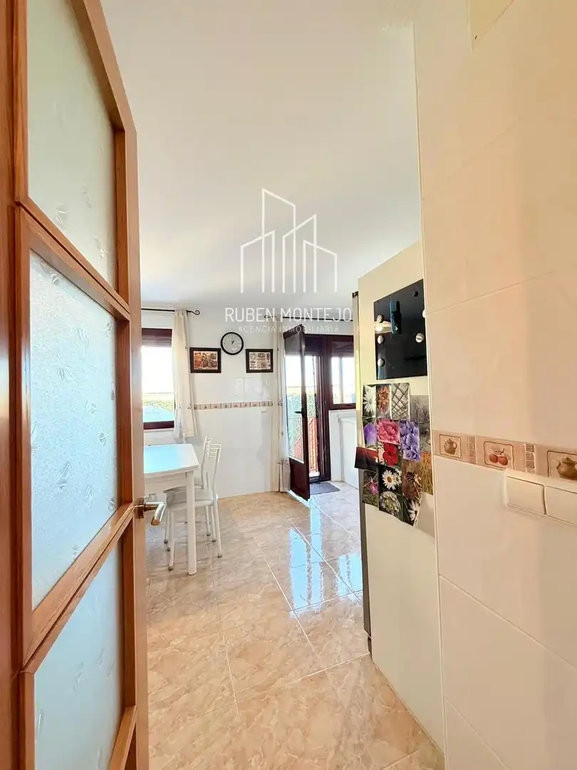 Vista exterior de Casa adosada en venta en Galindo y Perahuy con Calefacción, Jardín privado y Terraza