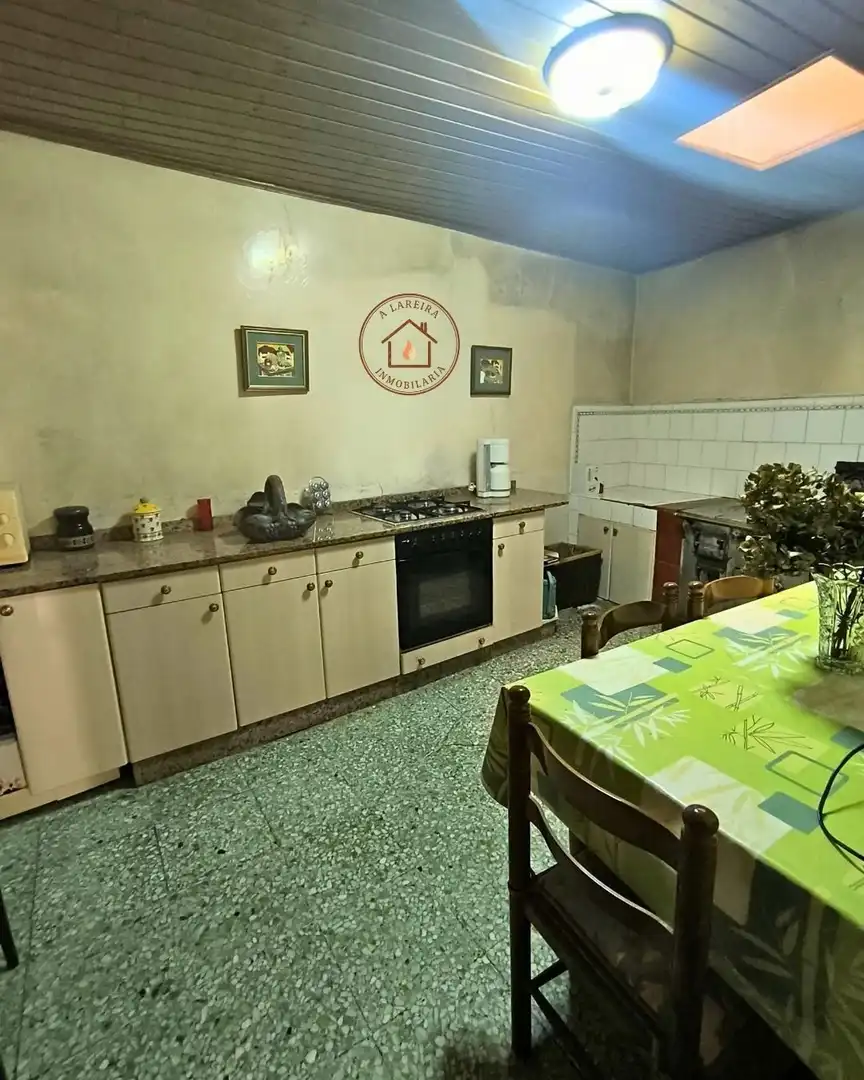 Cuina de Casa o xalet en venda en Pantón amb Calefacció, Jardí privat i Terrassa