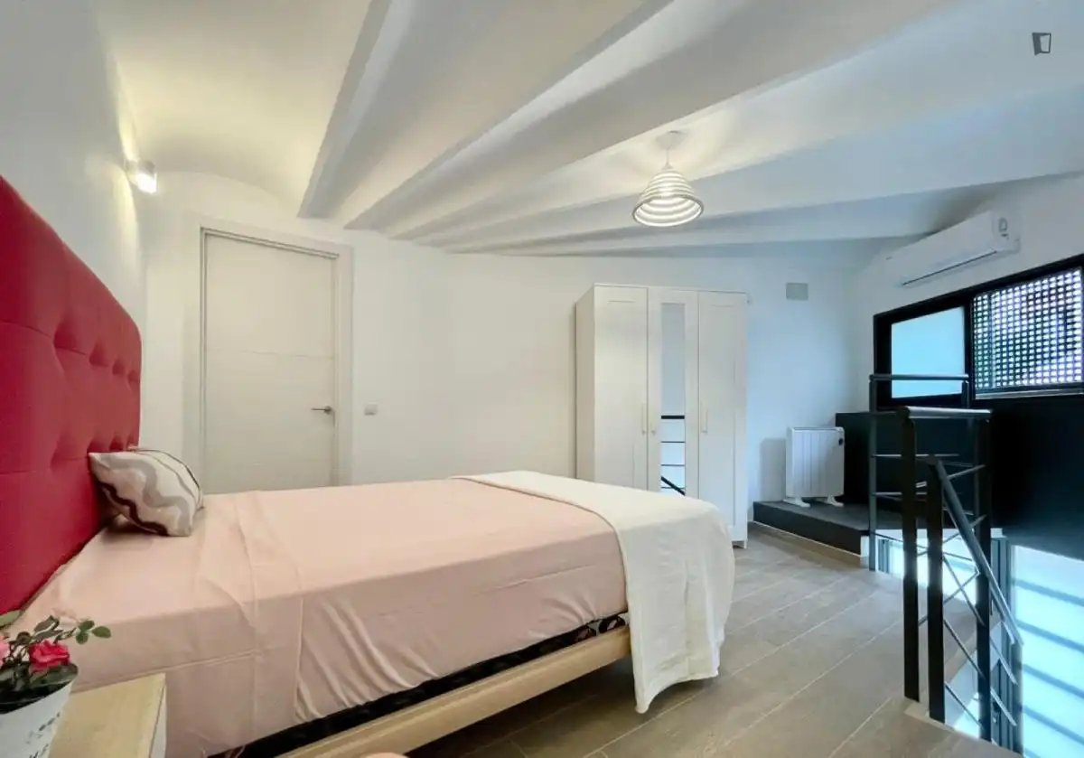 Dormitori de Apartament de lloguer en Barcelona amb Calefacció, Moblat i Forn