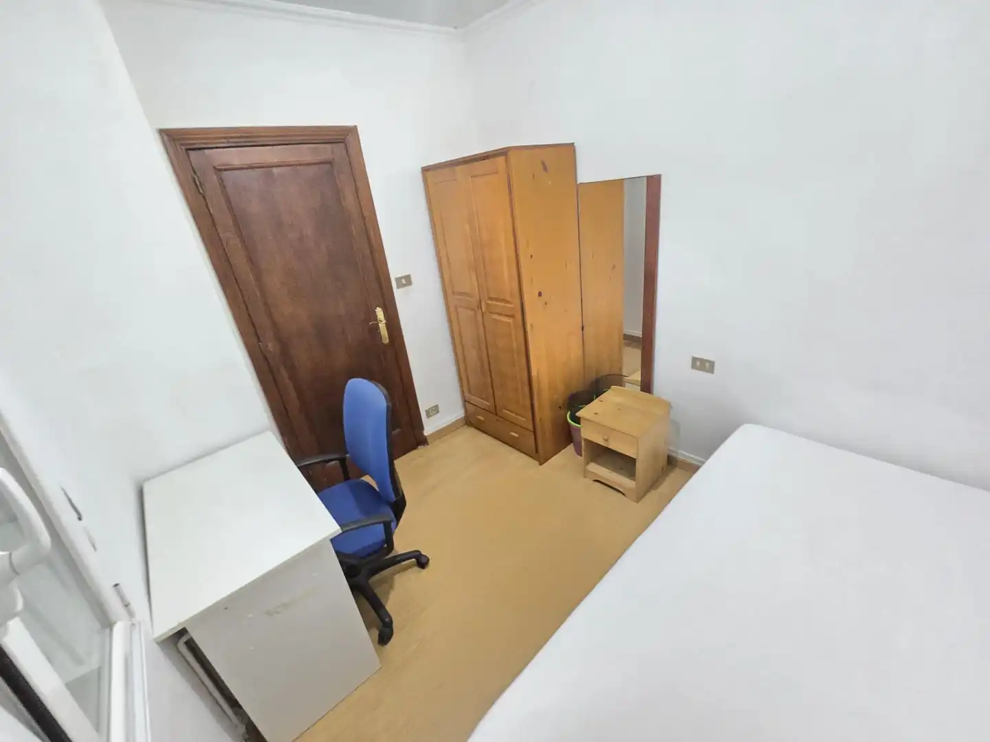 Bedroom of Flat for rent in Vigo   with Heating, Parquet flooring and Furnished