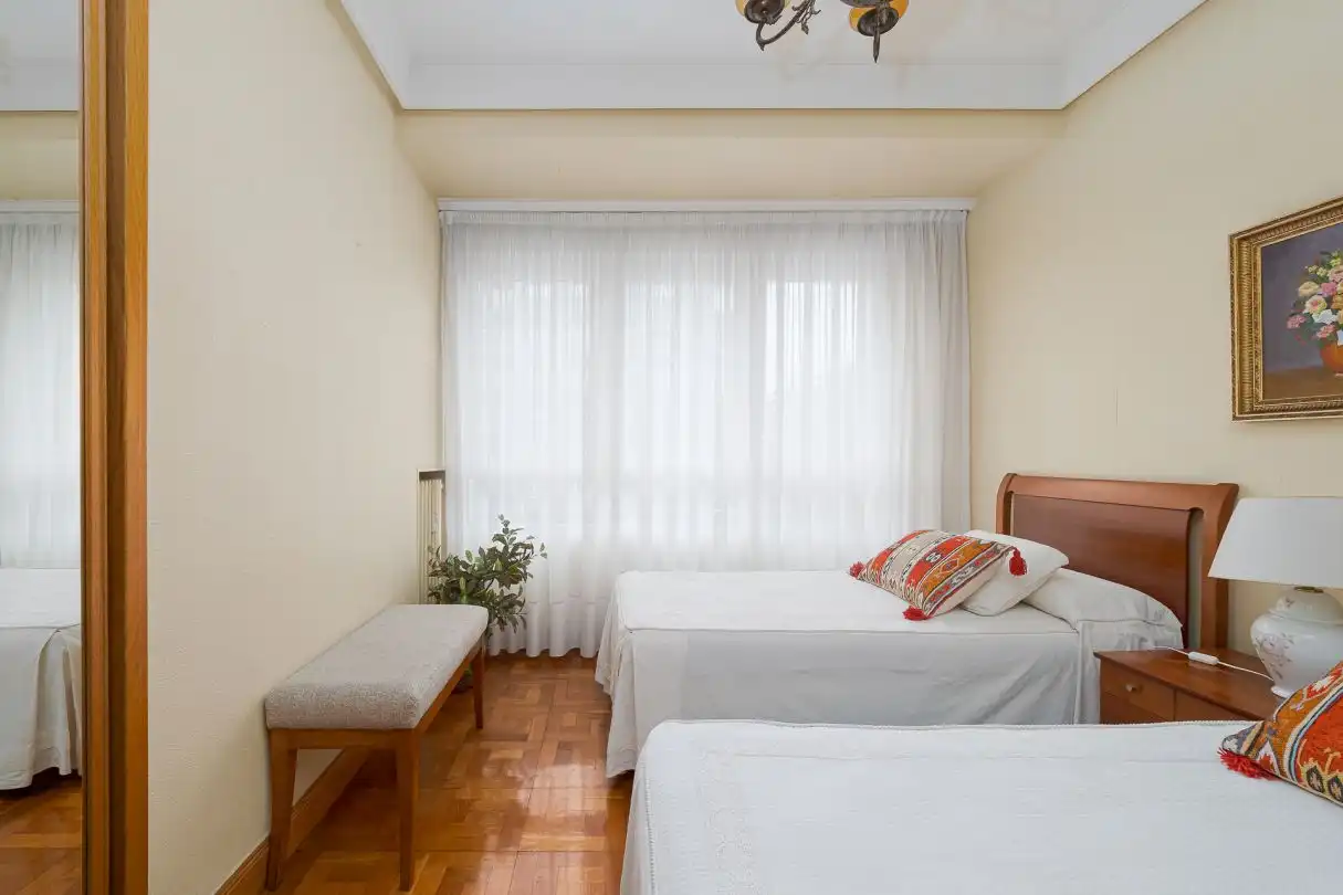 Habitación de Piso en venta en Donostia - San Sebastián  con Calefacción, Trastero y Amueblado