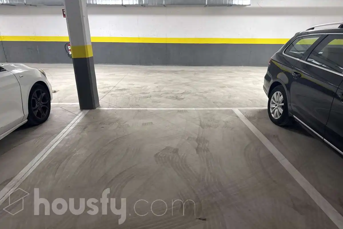 Parkplatz von Wohnung zur Miete in Madrid mit Klimaanlage, Heizung und Abstellraum