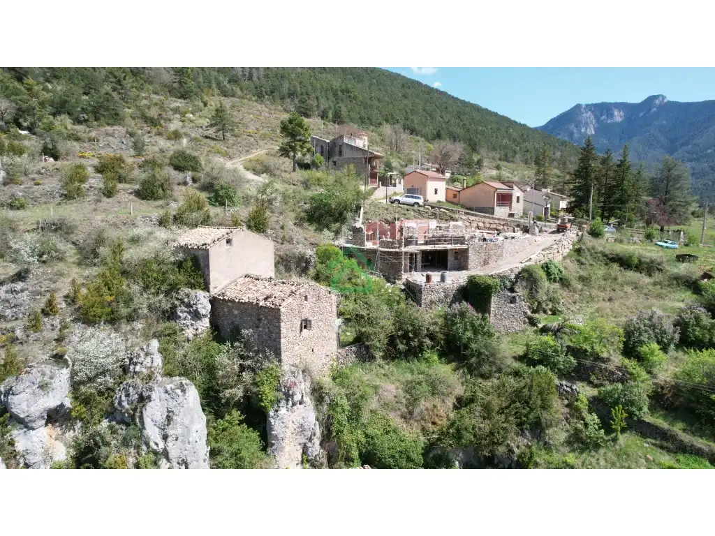 Vista exterior de Pis en venda en Josa i Tuixén