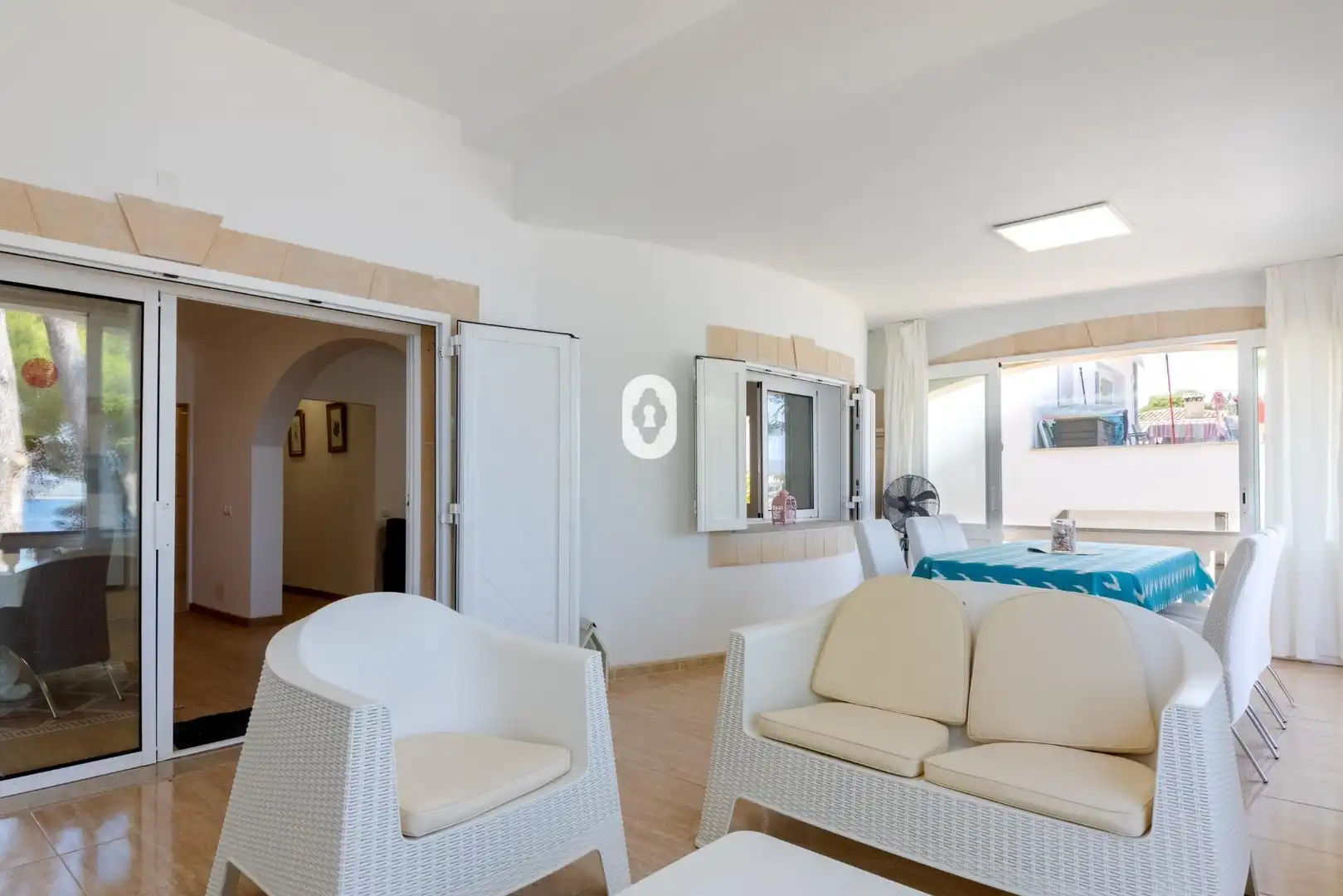 Sala d'estar de Casa adosada en venda en Alcúdia amb Aire condicionat, Jardí privat i Parquet