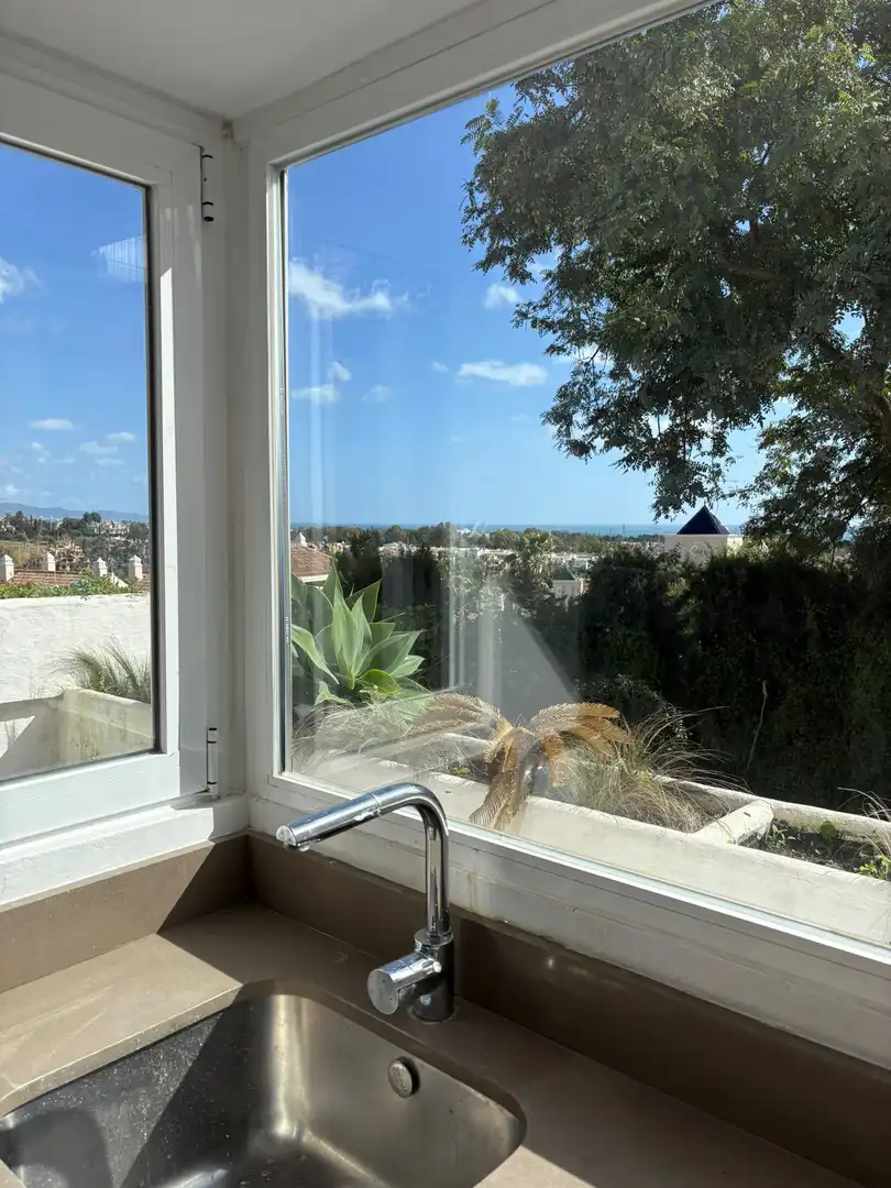 Außenansicht von Maisonette zur Miete in Estepona mit Klimaanlage, Heizung und Terrasse