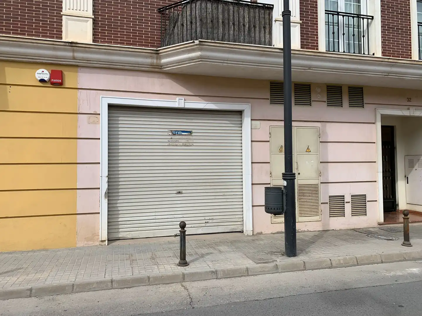 Vista exterior de Local en venta en Ontinyent