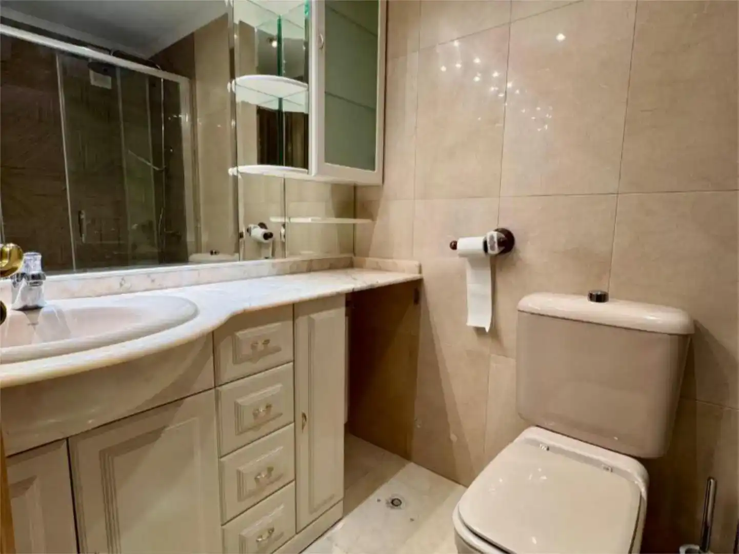 Badezimmer von Wohnung zur Miete in Hortaleza