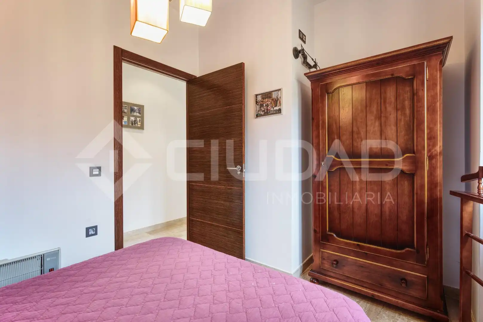 Dormitori de Casa o xalet en venda en Castilleja de la Cuesta amb Aire condicionat, Jardí privat i Terrassa