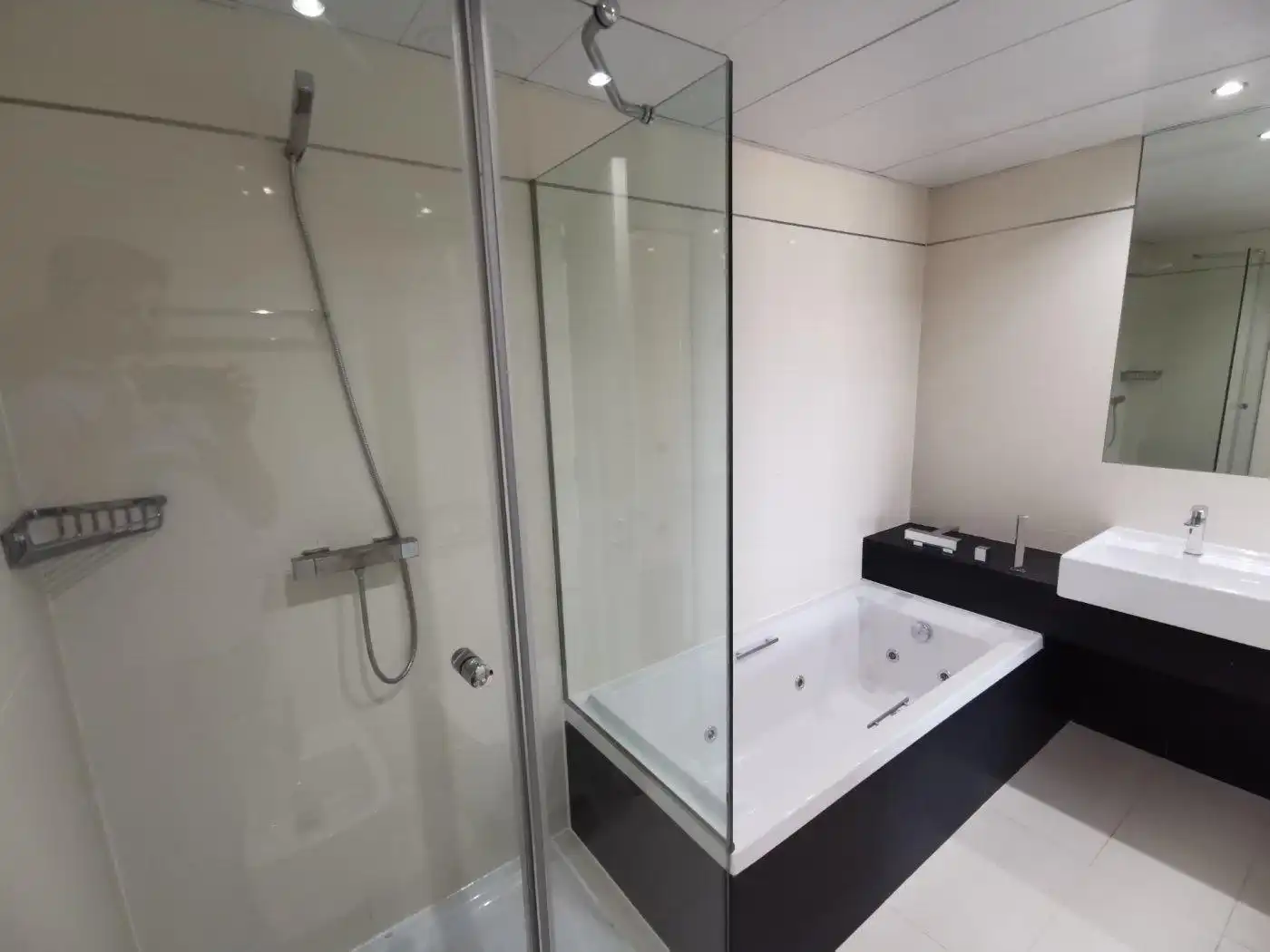 Baño de Apartamento en venta en Barcelona con Aire acondicionado, Calefacción y Terraza