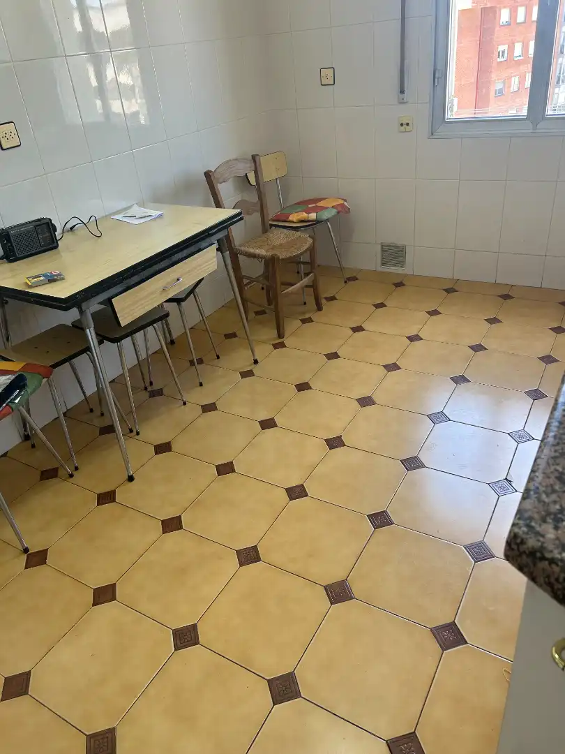 Cuina de Pis en venda en Burgos amb Traster i Moblat