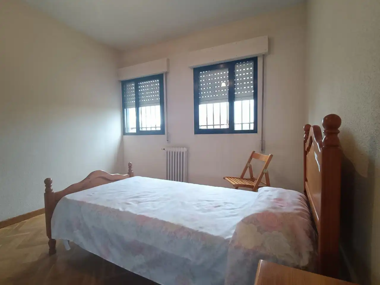 Bedroom of Flat for rent in Madrid  with Heating and Parquet flooring